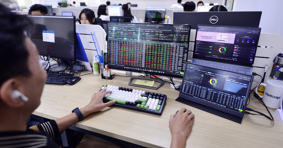 Chủ tịch Dragon Capital khuyên các nhà đầu tư tránh "đọc báo, đặt lệnh ngay"