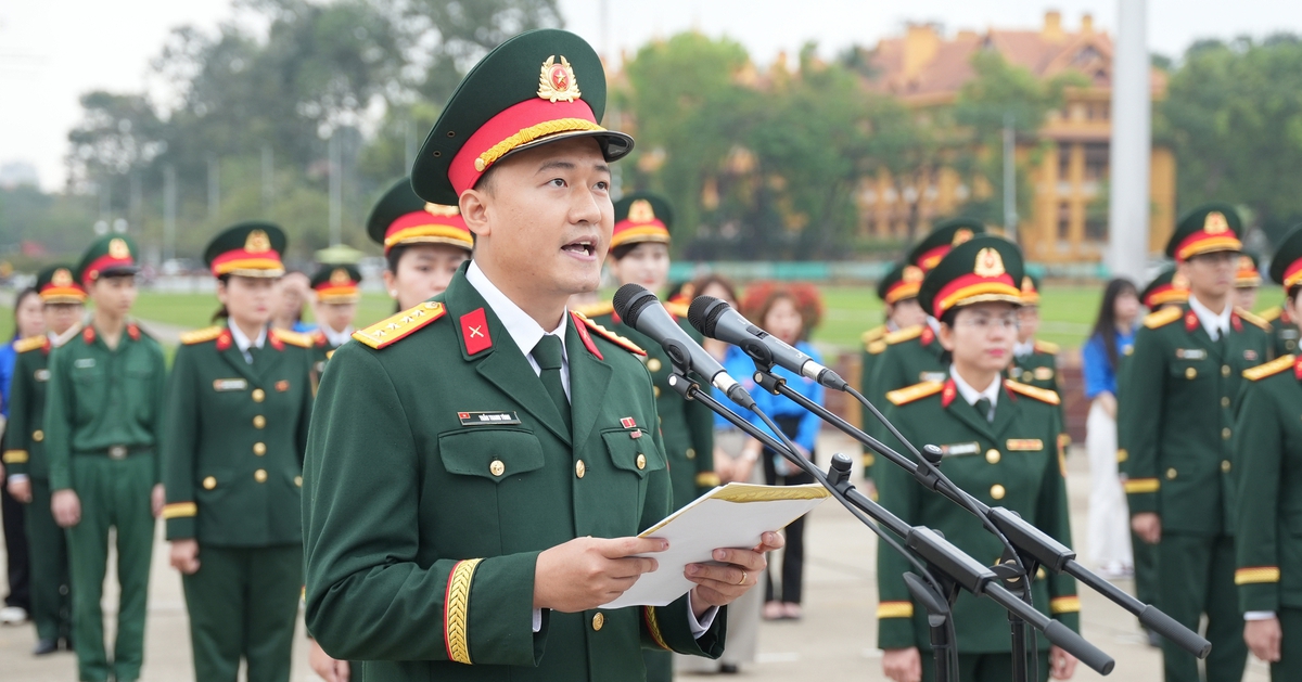 Tuổi trẻ Trung tâm Phát thanh - Truyền hình quân đội báo công dâng Bác