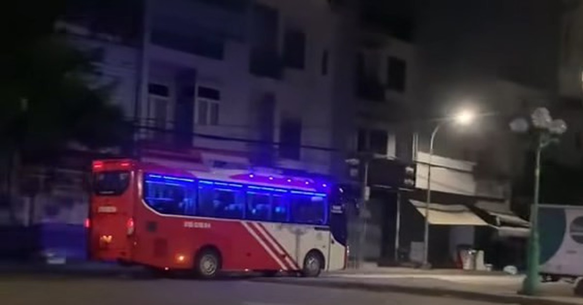 Tài xế xe khách chạy ngược chiều trên đường Tân Sơn bị phạt 19 triệu đồng