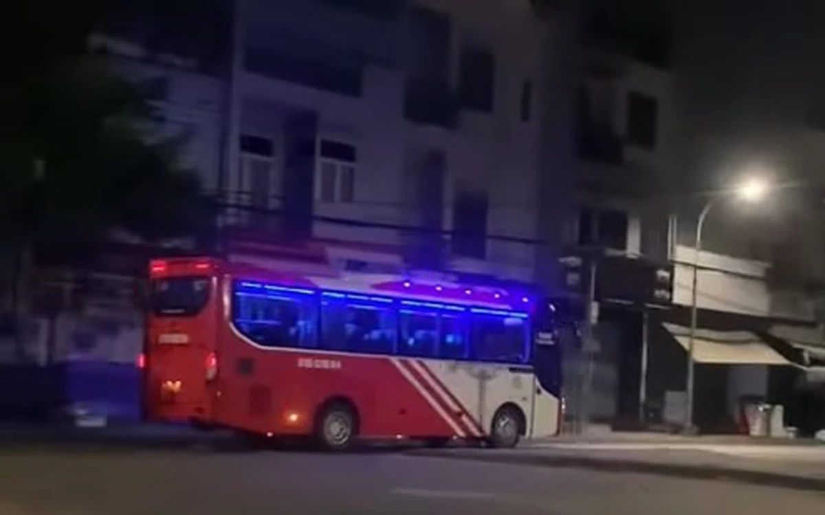 Tài xế xe khách chạy ngược chiều trên đường Tân Sơn bị phạt 19 triệu đồng