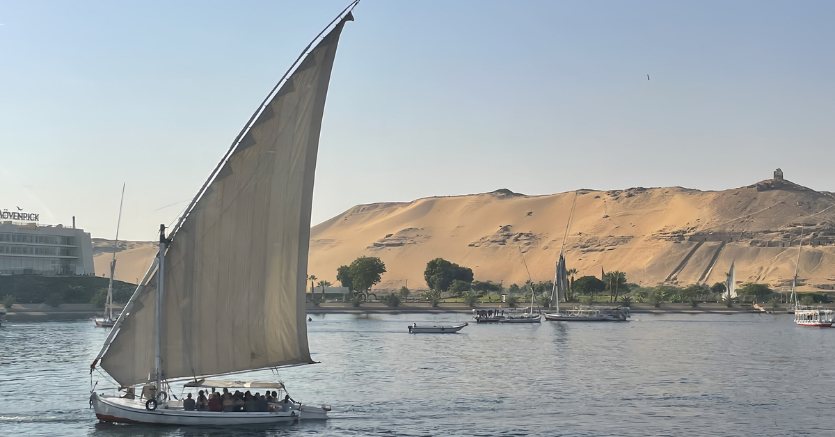 Xuôi sông Nile mà nhớ Việt Nam