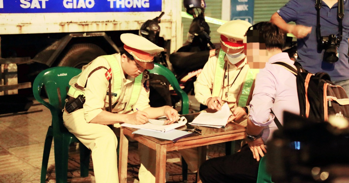 Bộ Công an đề xuất dừng xuất cảnh, cắt điện, nước để cưỡng chế xử phạt vi phạm hành chính