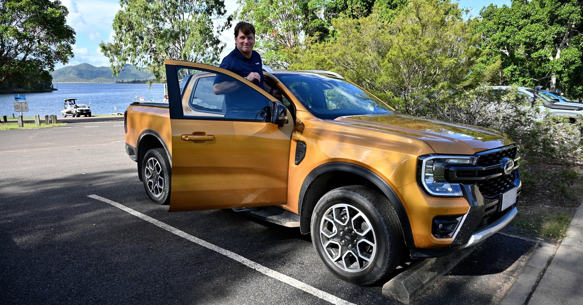 CEO Ford đích thân lái xe Toyota để cải tiến Ranger, chọn mẫu ngỡ đã 'lỗi thời'