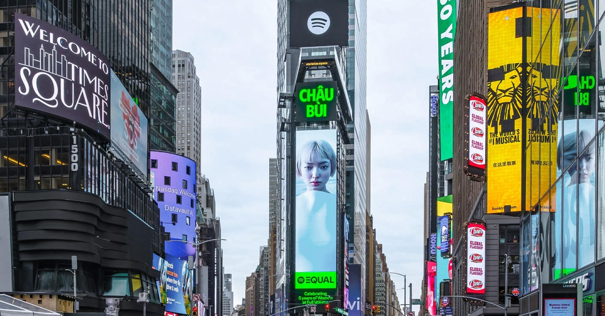 Châu Bùi xuất hiện tại Times Square