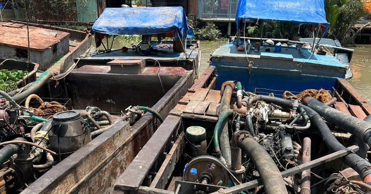 6 người nhảy xuống kênh Bảo Định bỏ trốn khi bị truy đuổi, 4 tàu hút cát bị tạm giữ