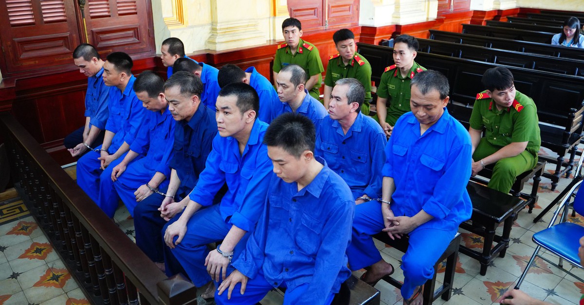 12 bảo vệ 'bán đường' cho xe tải chạy vào khu công nghệ cao giờ cấm bị lãnh án