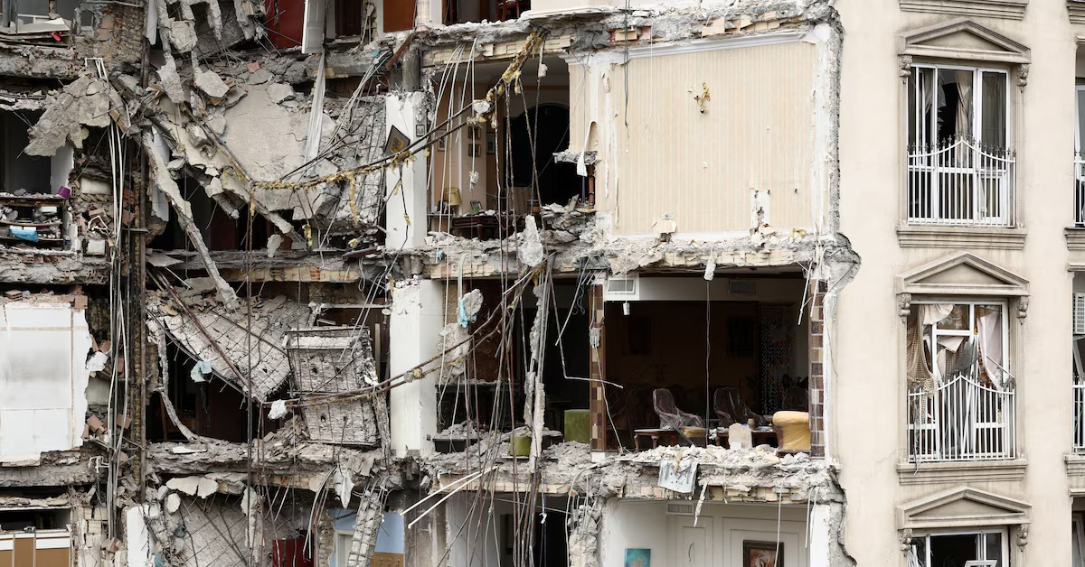 Israel tấn công Iran trên diện rộng giữa lúc Tehran phủ nhận đang đàm phán với Mỹ