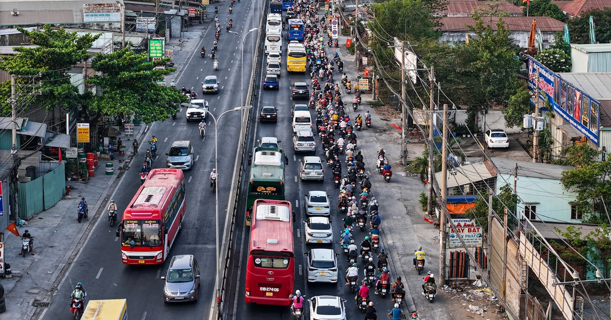 Bộ Xây dựng đề nghị TP.HCM mở rộng quốc lộ 1 theo kiến nghị cử tri