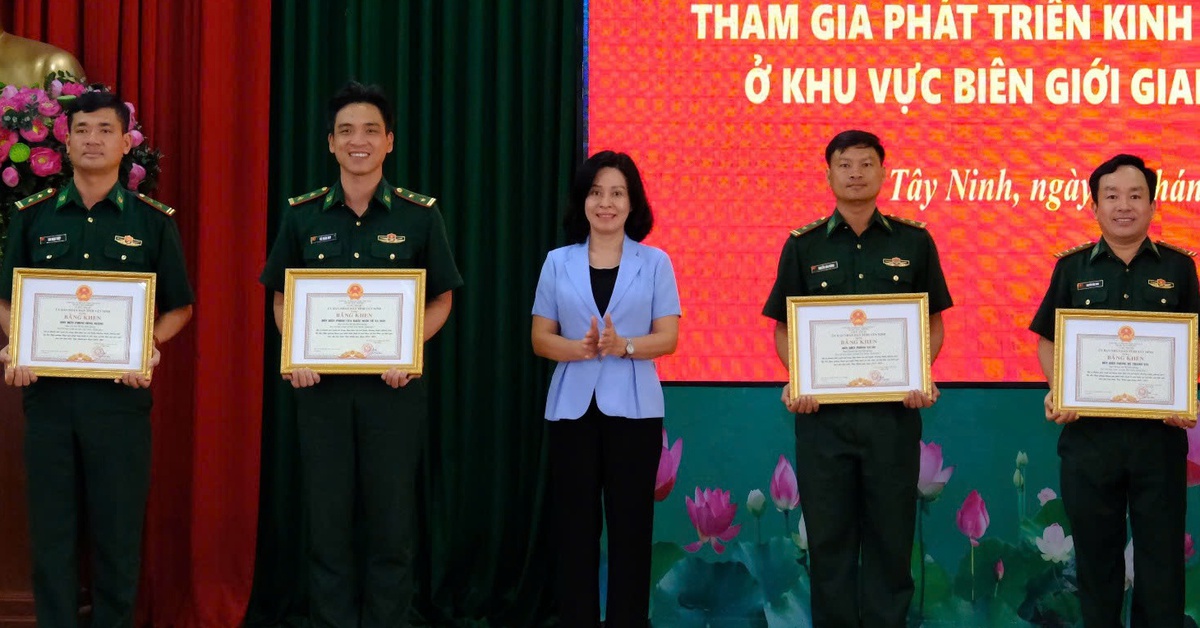 Biên phòng Tây Ninh xóa mù chữ, nuôi ăn học gần 3.000 học sinh biên giới