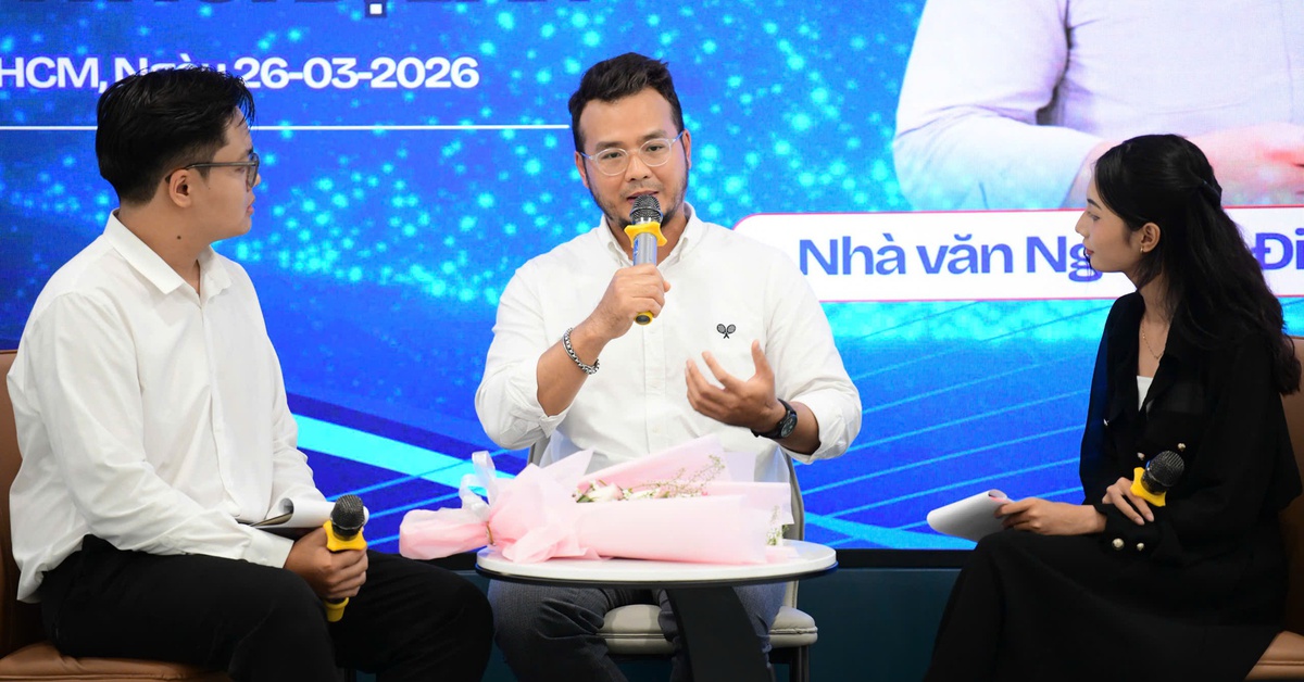 Sinh viên Văn Lang học 'viết sáng tạo' cùng nhà văn Nguyễn Đinh Khoa