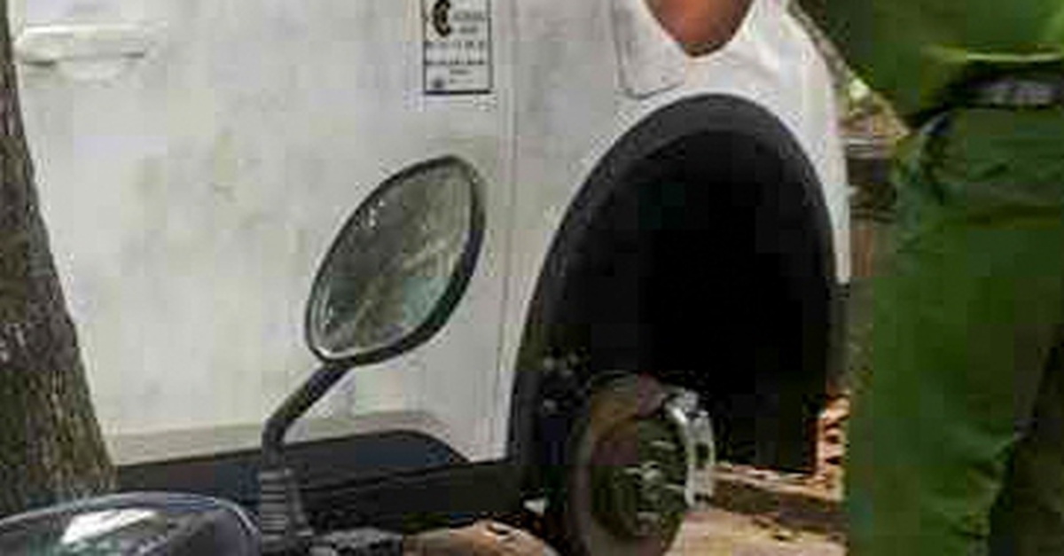 Lái ô tô đi trộm 4 bánh xe ô tô, lãnh án 9 tháng tù