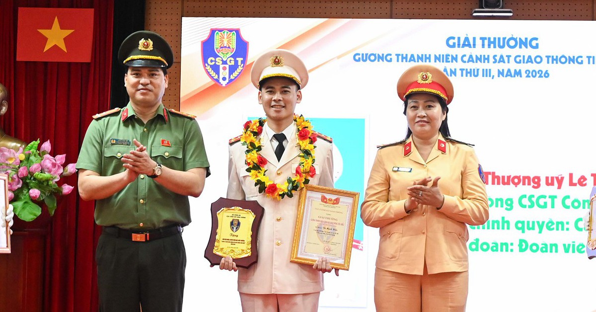 Tuyên dương 63 thanh niên tiêu biểu của lực lượng cảnh sát giao thông