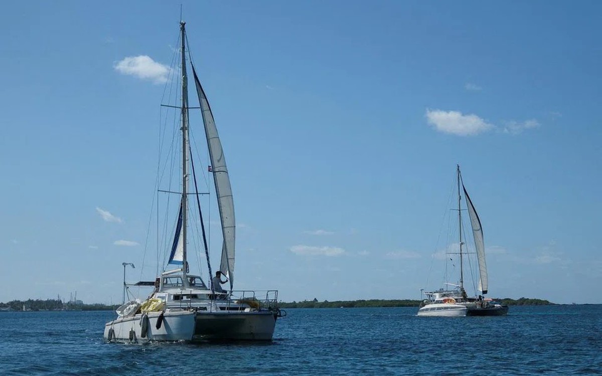 Mexico nói 2 tàu viện trợ mất liên lạc khi trên đường tới Cuba