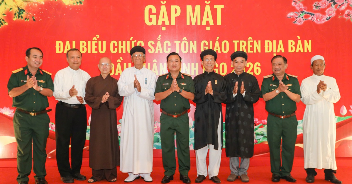 10 triệu tín đồ các tôn giáo địa bàn Quân khu 7 góp sức to lớn bảo vệ Tổ quốc