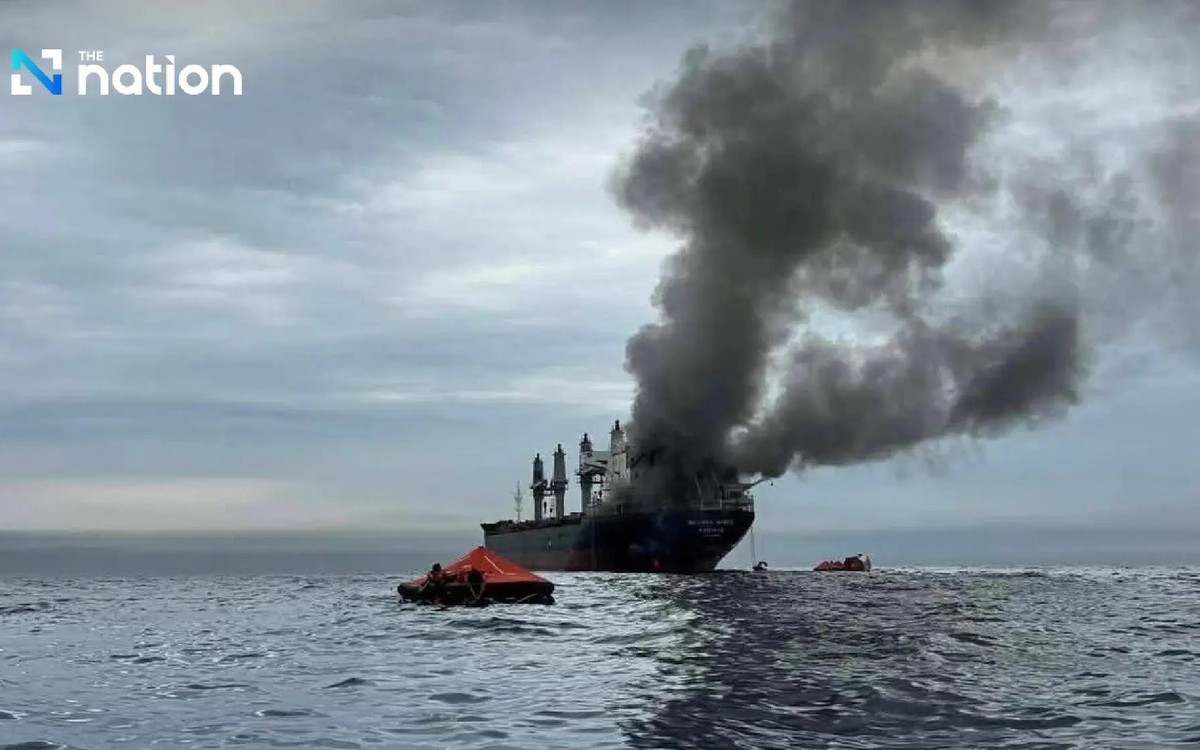 Eo biển Hormuz: Tàu Thái Lan mắc cạn sau 2 tuần bị tấn công, tàu Malaysia được phép đi qua