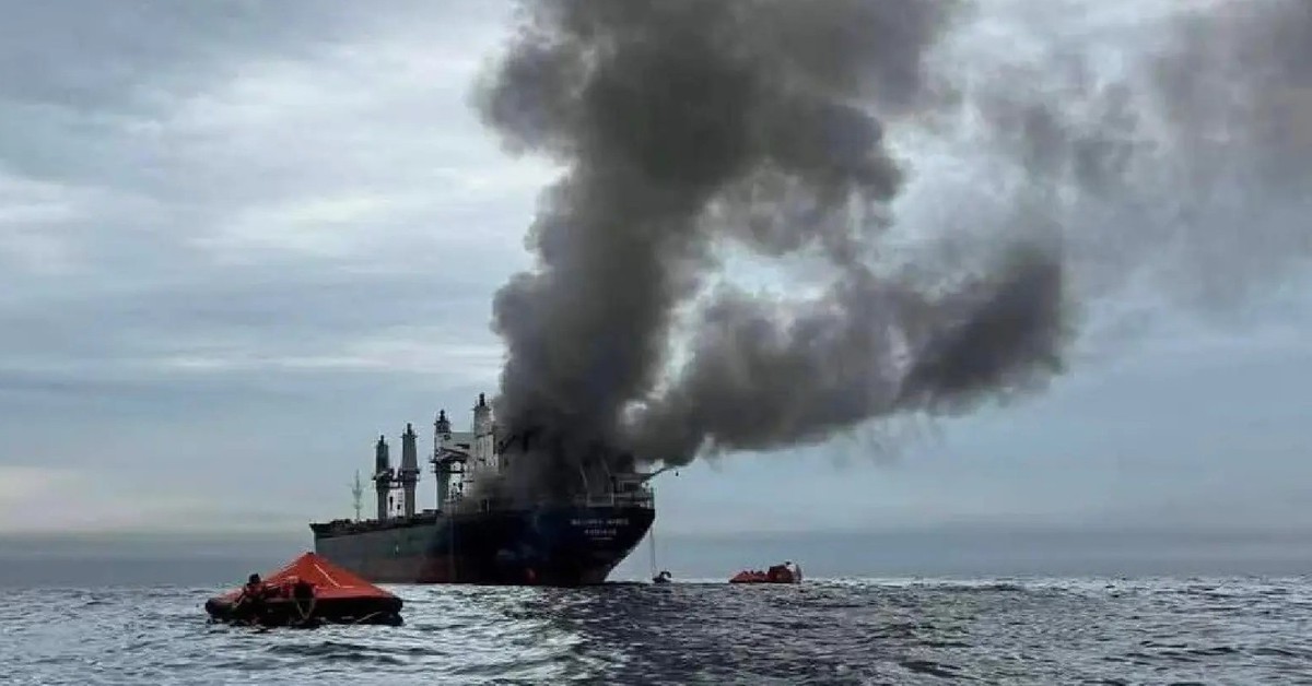 Eo biển Hormuz: Tàu Thái Lan mắc cạn sau 2 tuần bị tấn công, tàu Malaysia được phép đi qua