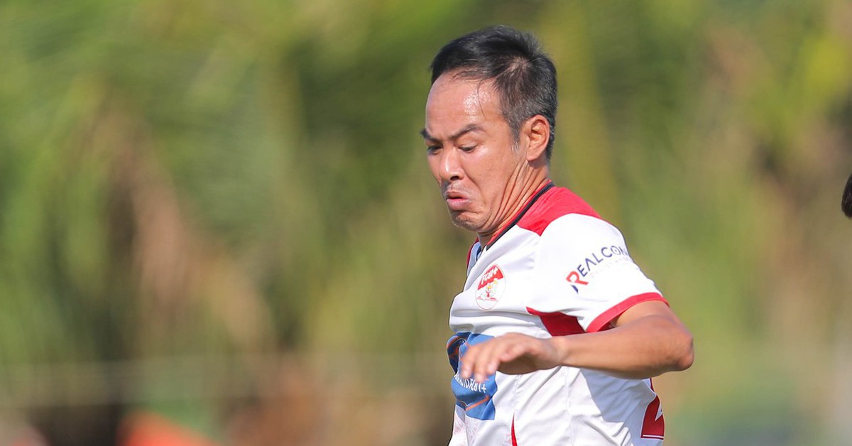 Cựu tuyển thủ Vũ Duy Hoàng tiếp sức thanh niên bị ung thư