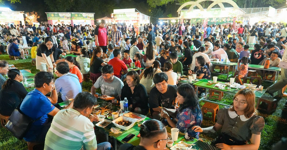 Lễ hội ẩm thực món ngon 2026 đông nghẹt khách ngày cuối tuần