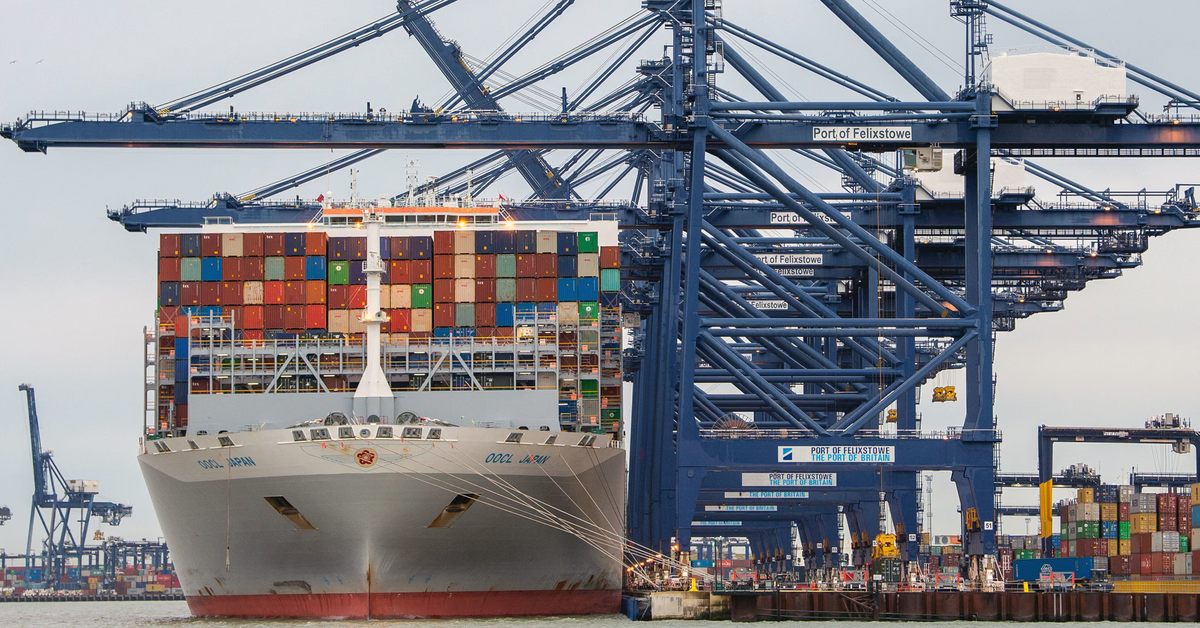 Hệ quả chiến sự Iran: Anh sắp hết thuốc, Hàn Quốc lo thiếu túi ni lông