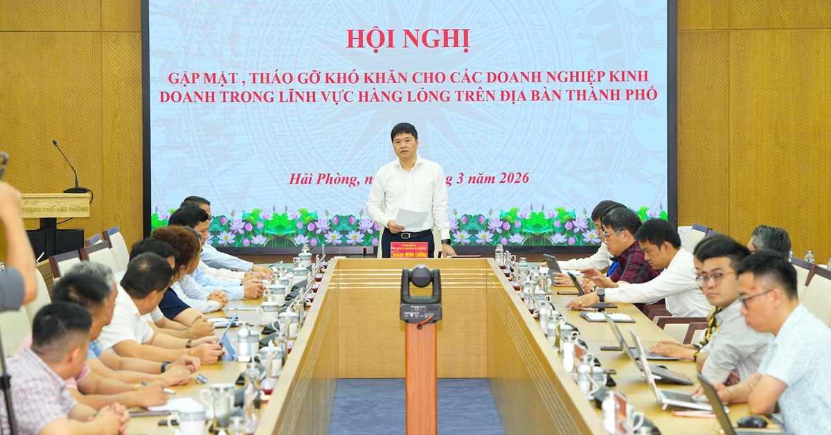 Xem xét thu phí 0 đồng đối với mặt hàng xăng dầu 9 tháng cuối năm