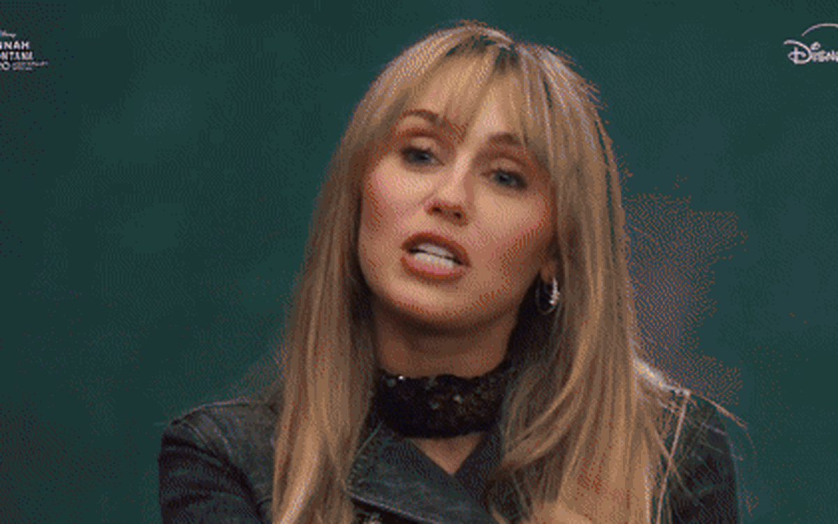 Miley Cyrus kỷ niệm 20 năm chiếu Hannah Montana, lượng người xem tăng 1.000%
