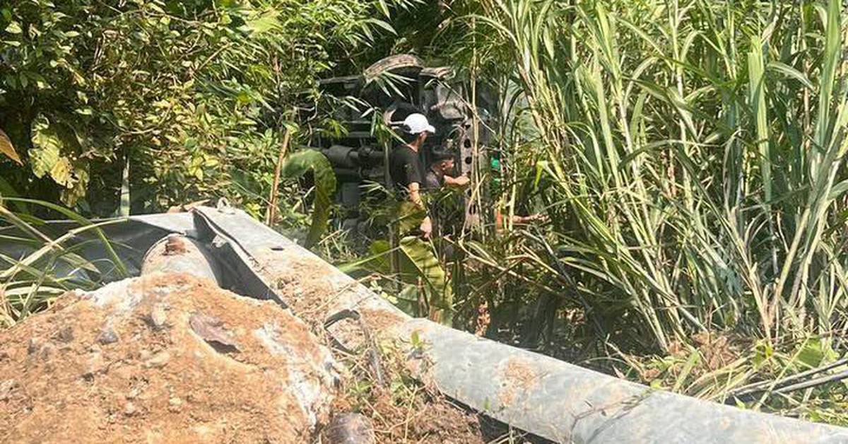 Xe khách chở đoàn nhân viên ngân hàng lao xuống vực ở Tam Đảo, ít nhất 7 người nhập viện