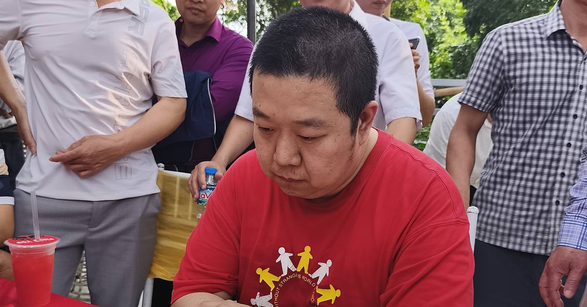 Cao thủ hạng 20 cờ tướng Trung Quốc sang Việt Nam đánh giải hội làng rồi... thua sớm