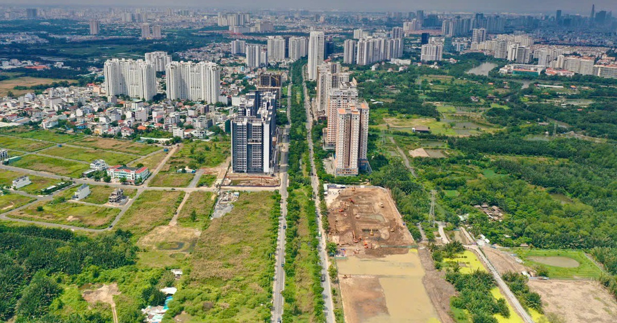 Ngân hàng thận trọng, phân tích các kênh doanh nghiệp bất động sản đang 'xoay tiền'