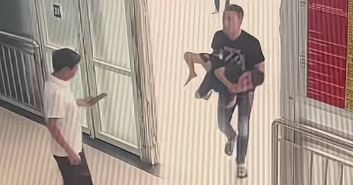 Tài xế 'lỡ' vượt đèn đỏ đưa bé 7 tuổi hóc dị vật đi cấp cứu không bị xử phạt