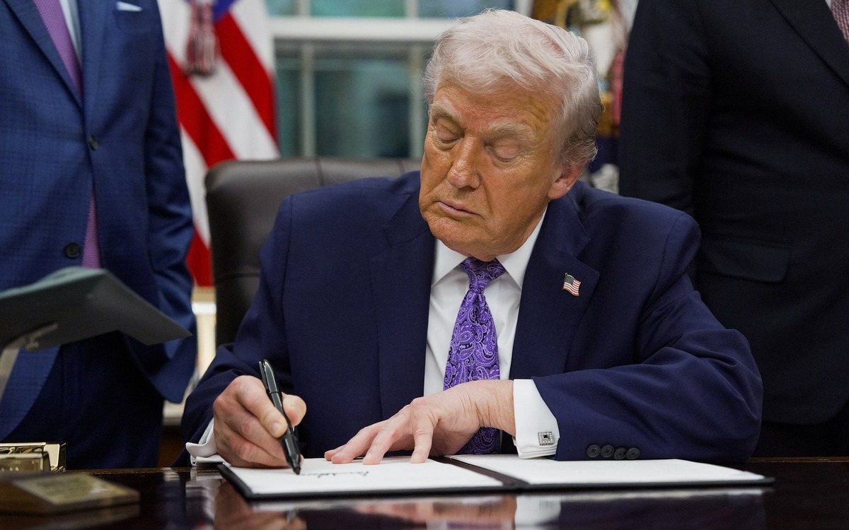 Rộ tin chính quyền ông Trump định viết lại lịch sử