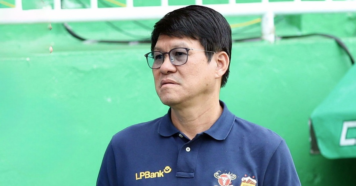 CLB Ninh Bình mượn HLV của bầu Đức