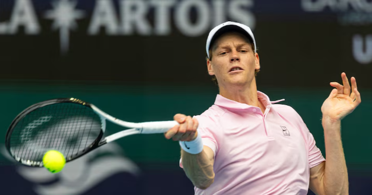 Jannik Sinner hoàn tất kỳ tích vô tiền khoáng hậu