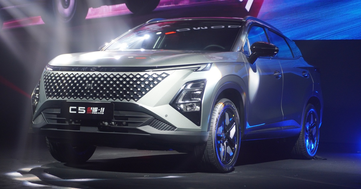 Omoda C5 SHS ra mắt Việt Nam: Máy hybrid đấu Toyota Corolla Cross, giá từ 599 triệu có điều kiện