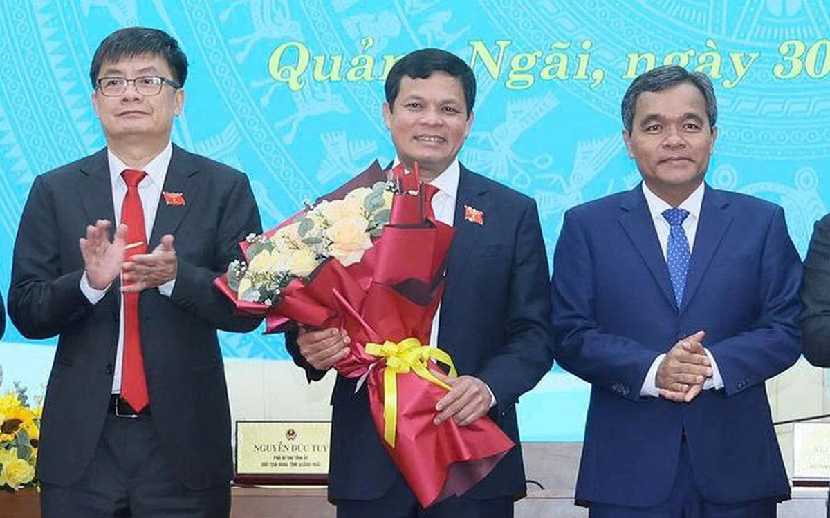 Chủ tịch HĐND và chủ tịch UBND tỉnh Quảng Ngãi tái đắc cử