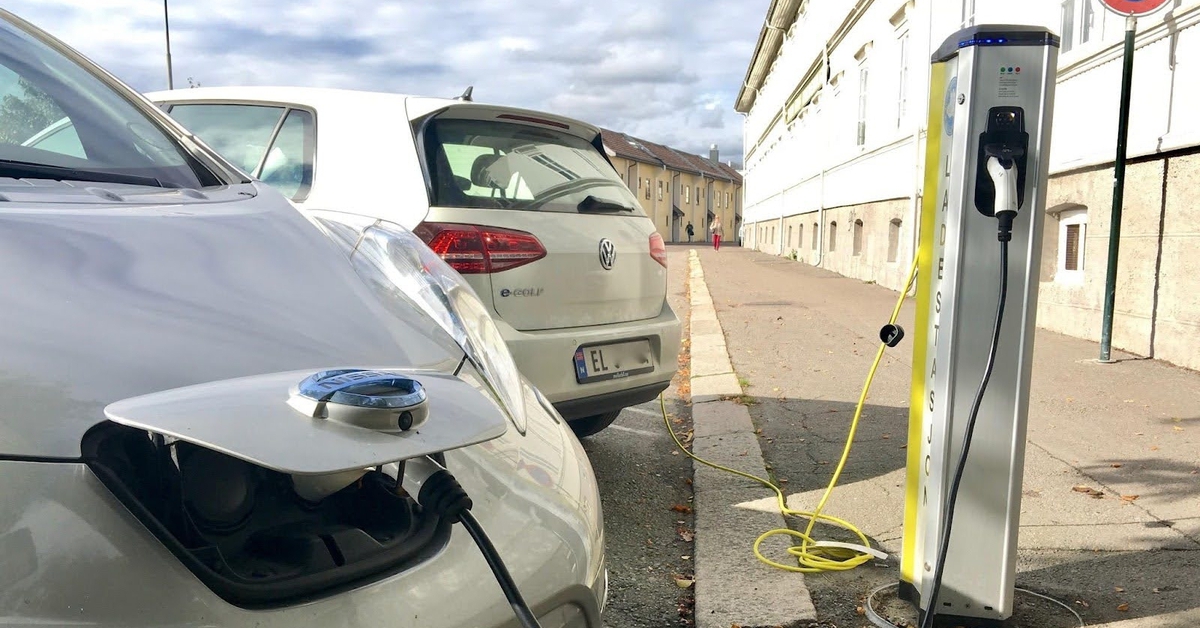 Trước khi mua xe điện nhập khẩu giá rẻ, hãy tự hỏi: 'Tôi sạc ở đâu?'