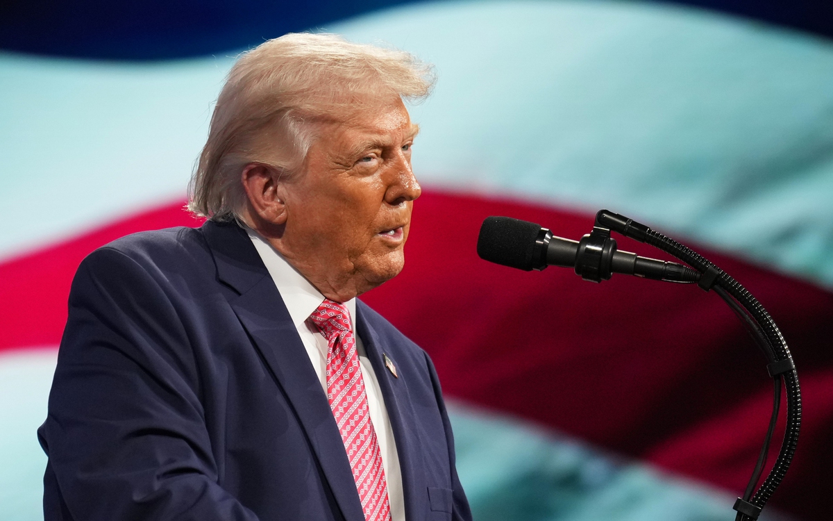 Ông Trump: Nếu muốn có nhiên liệu, các nước hãy tự chiến đấu hoặc mua của Mỹ