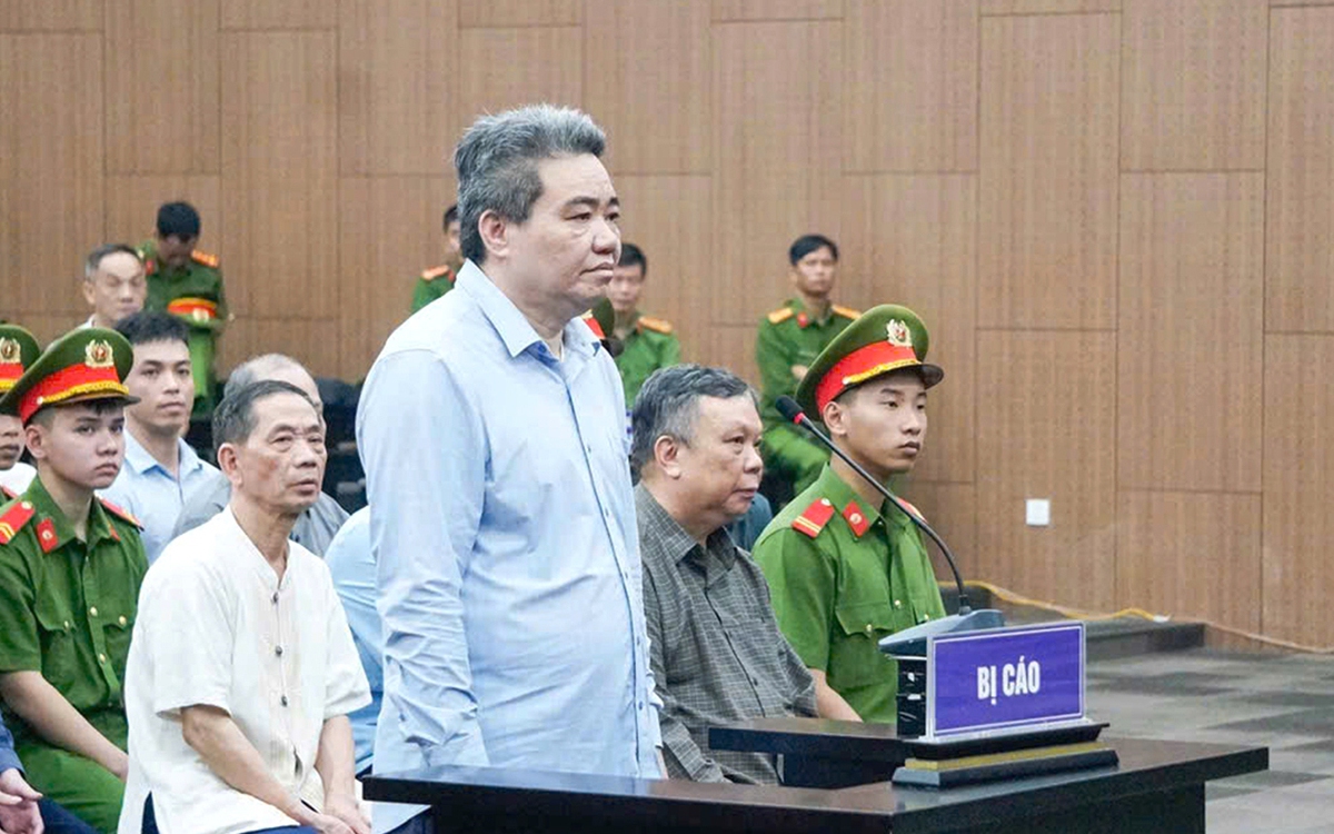 Vụ án cựu thứ trưởng nhận hối lộ: Bên trong 'túi quà quê' chứa 10 tỉ đồng và 200.000 USD