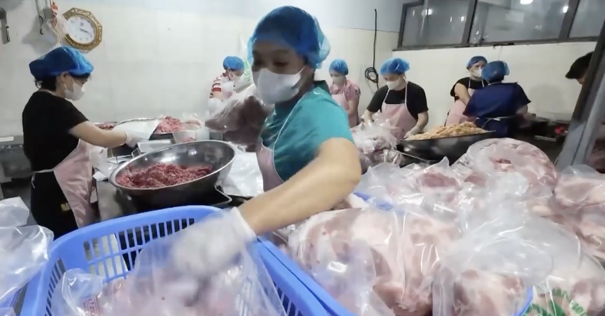 Kiểm tra đột xuất doanh nghiệp liên quan đường dây tiêu thụ gần 300 tấn heo bệnh