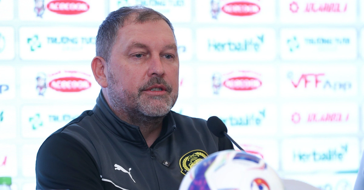 HLV tuyển Malaysia khen Xuân Son và Hoàng Hên