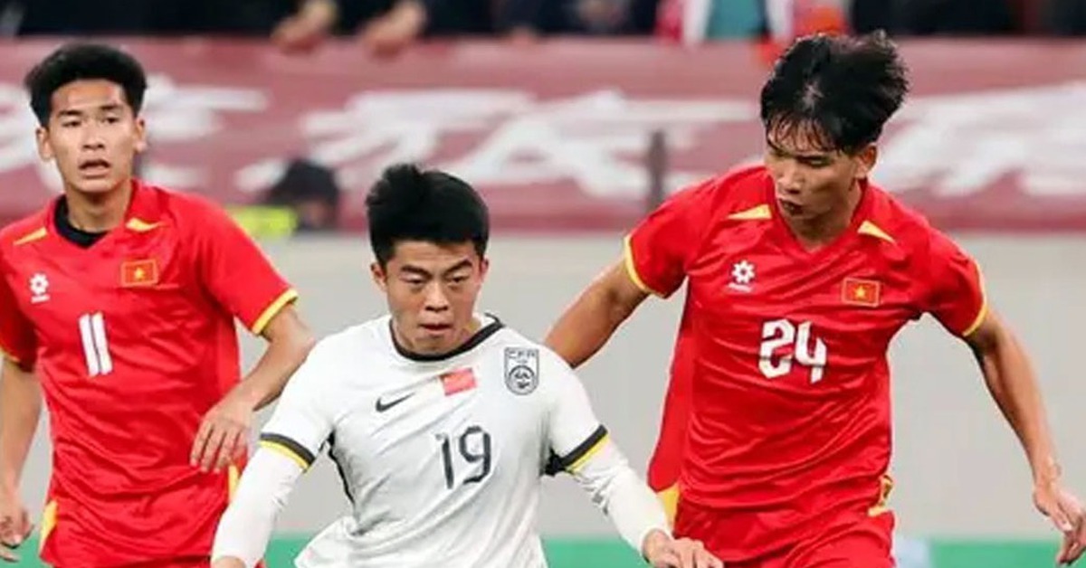 U23 Việt Nam thua U23 Trung Quốc, HLV Đinh Hồng Vinh vẫn hài lòng về 'tinh thần thi đấu'