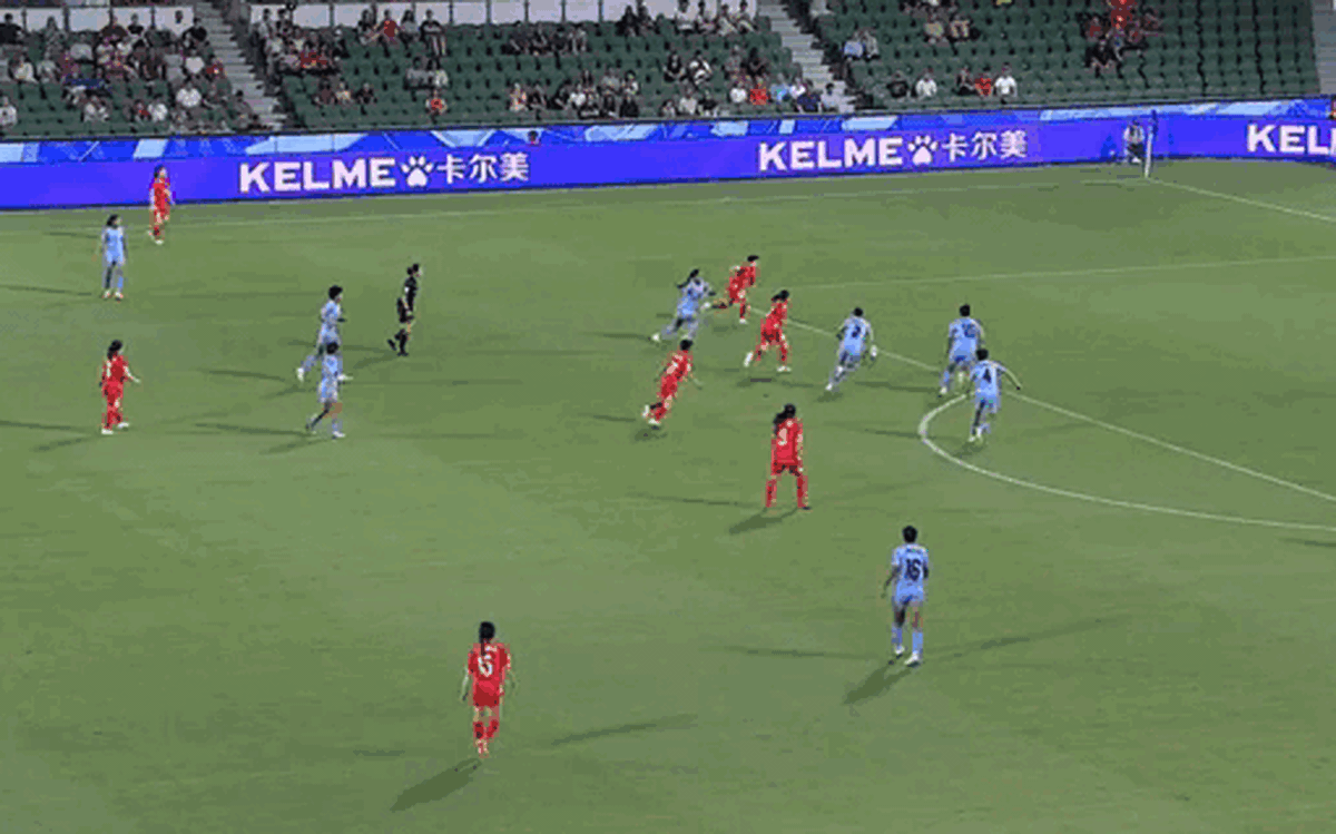 Video cú đúp cảm xúc của Vạn Sự mang về chiến thắng cho tuyển nữ Việt Nam