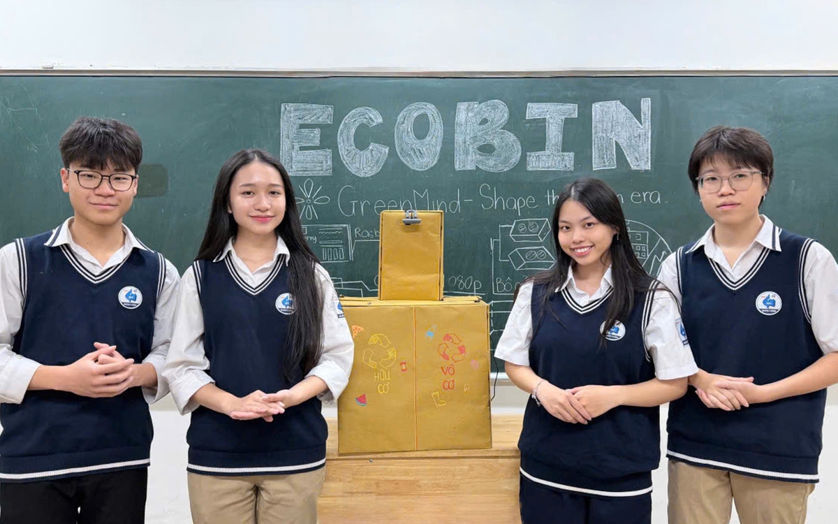 Từ rác thải trong bếp, đến thùng rác AI của học sinh lớp 11