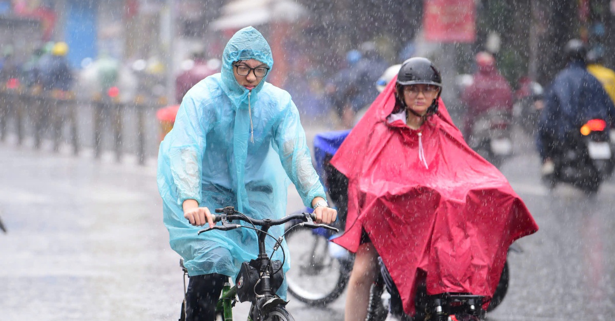 Ngày mai Nam Bộ mưa trái mùa 1/3 khu vực, kéo dài tới 6-3