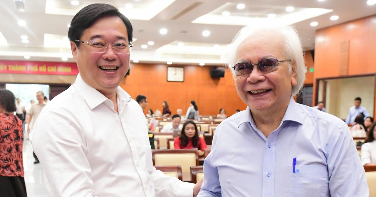 Lãnh đạo TP.HCM gặp gỡ, tuyên dương nhà báo, văn nghệ sĩ tiêu biểu đầu năm