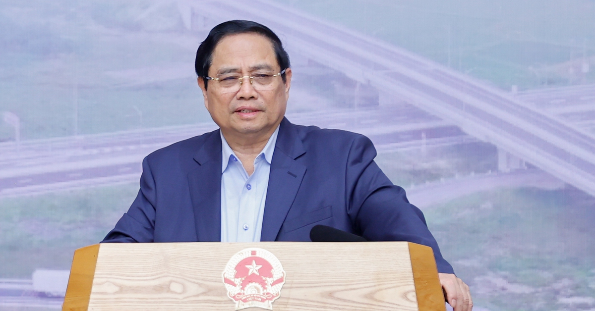 Thủ tướng: Thi công '3 ca, 4 kíp' hoàn thành đường gom, trạm dừng nghỉ cao tốc Bắc - Nam phía Đông