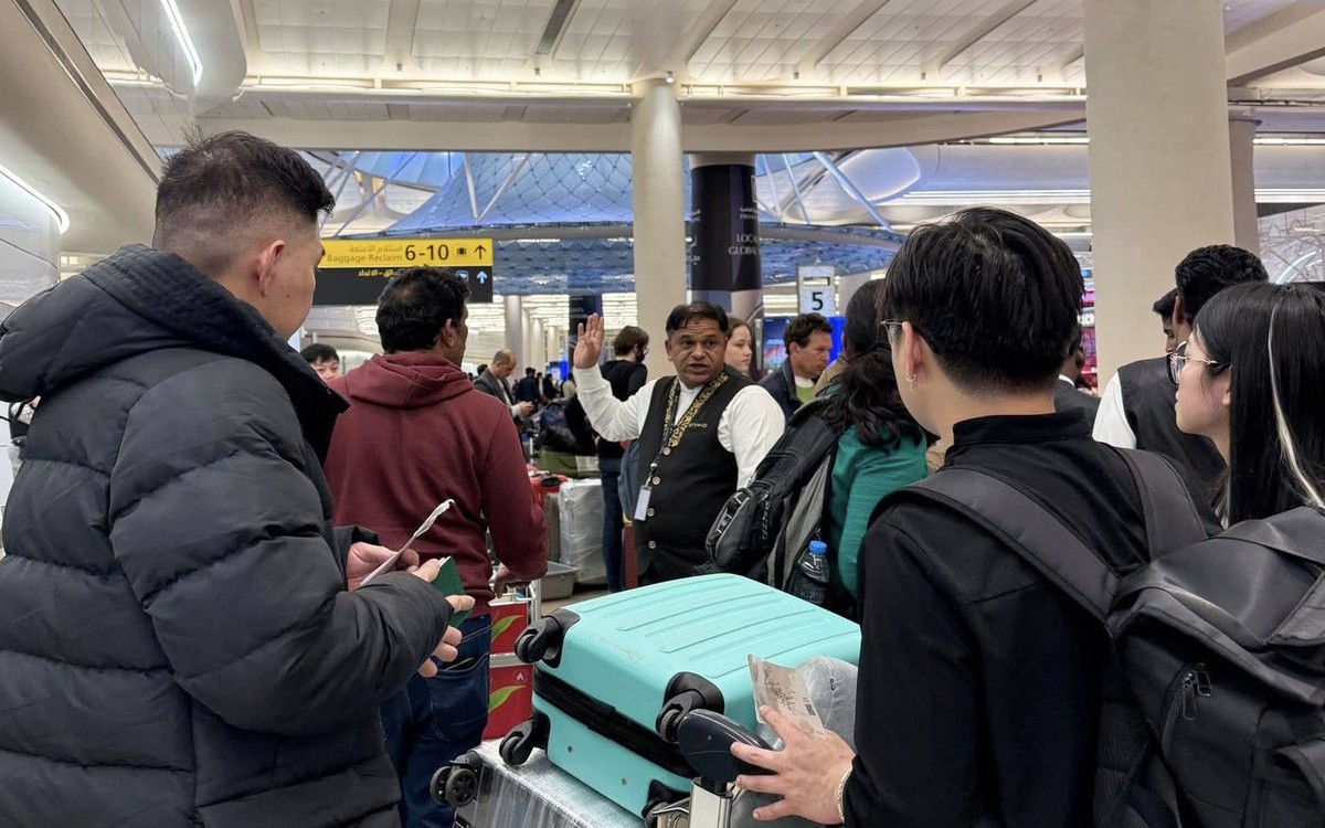 Khách Việt kể hành trình 4 ngày 3 đêm 'mắc kẹt' ở UAE vì chiến sự