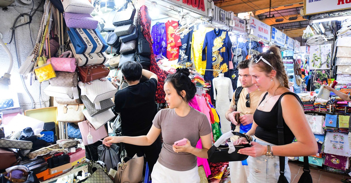 Không sử dụng doanh thu năm 2026 để xác định lại nghĩa vụ thuế của hộ kinh doanh