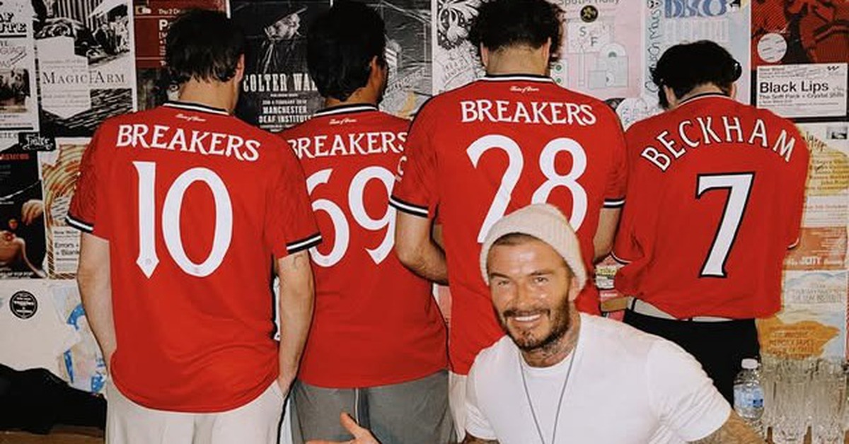 David Beckham cổ vũ ban nhạc của Cruz, Brooklyn vẫn lạnh nhạt với gia đình