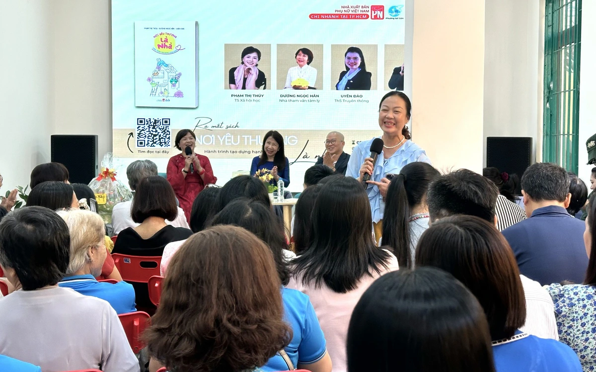 Phụ nữ có còn phải nấu ăn chờ chồng về?