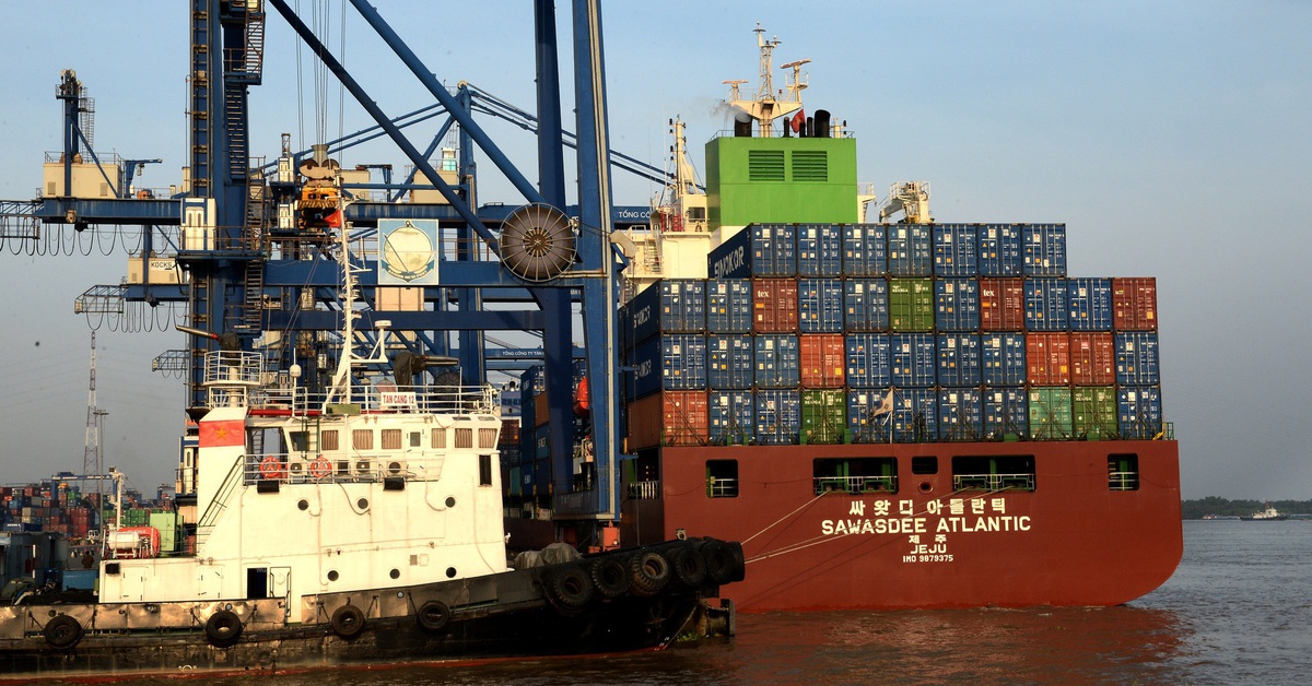 Xung đột ở Trung Đông khiến xuất khẩu Việt lao đao vì phụ phí của logistics